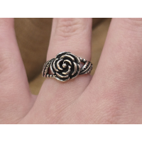 Echt Zilveren ring met een roos